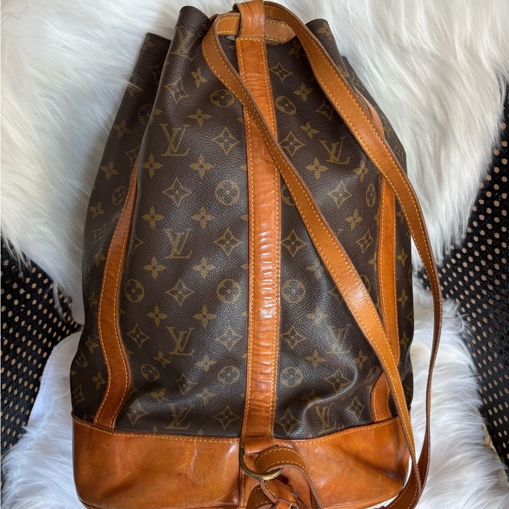 Authentic Louis Vuitton Randonnee GM large backpack with pouch - Picture 5 of 12